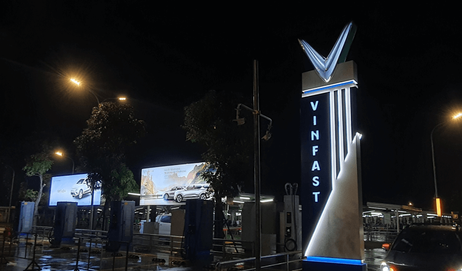  Chính sách sạc pin